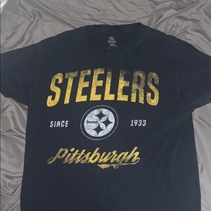 Men’s medium size Pittsburgh Steelers shirt
